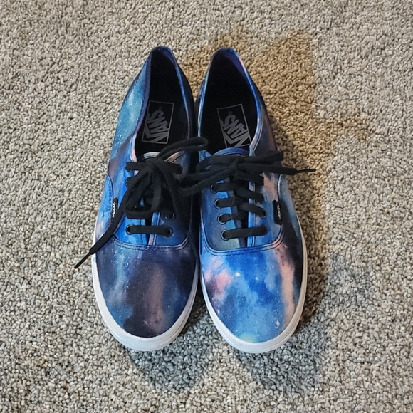 Space Vans - Picture 2 of 7